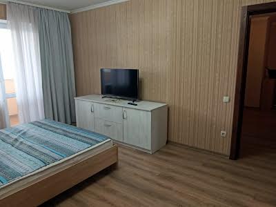 квартира за адресою Драгоманова вул., 3