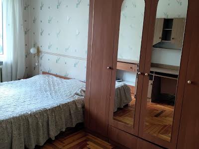 квартира за адресою Перемоги вул., 75