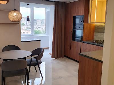 квартира за адресою Леся Курбаса вул., 10