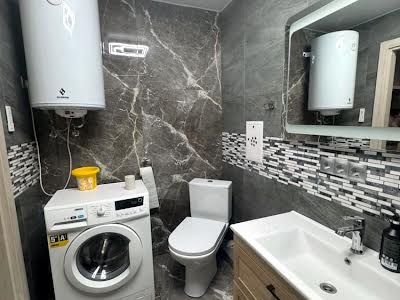 квартира за адресою Героїв просп., 12