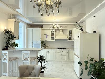квартира за адресою сніжна, 52а