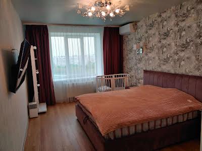 квартира за адресою Роганська вул., 130/3