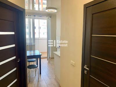 квартира за адресою Козакевича вул., 31
