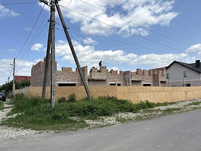 будинок за адресою Героїв УПА вул.