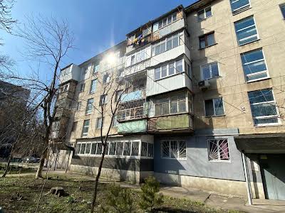 квартира за адресою Генерала Петрова вул., 36