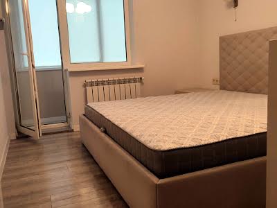 квартира за адресою Тополева вул., 6