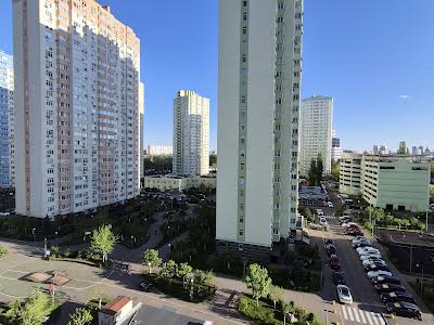 квартира за адресою Воскресенська вул., 18