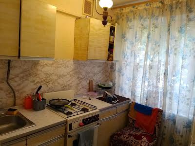 квартира за адресою Г.Хоткевича, 52
