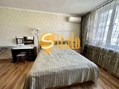квартира за адресою Срібнокільська вул., 1