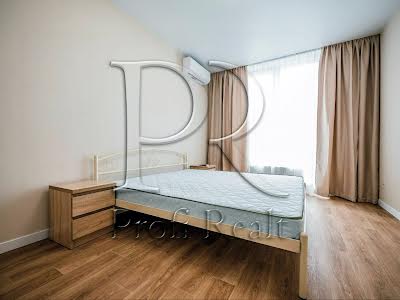 квартира за адресою Ревуцького вул., 40-Б