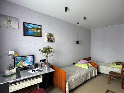 квартира за адресою Співдружності вул., 7