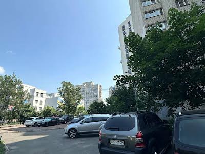 квартира за адресою Драгоманова вул., 31