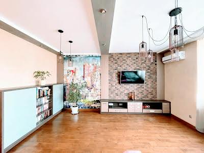 квартира за адресою Анни Ахматової вул., 30