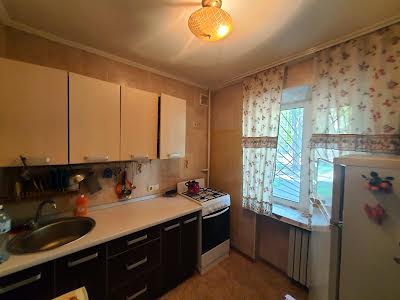 квартира за адресою Космонавтів вул., 23/2