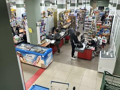 комерційна за адресою Радехів, Львівська вул., 15