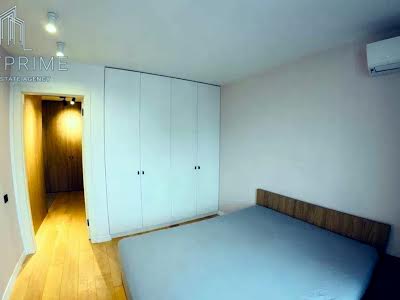 квартира за адресою Салютна вул., 2к6