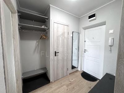 квартира за адресою Соборності просп. (Возз'єднання), 13-А