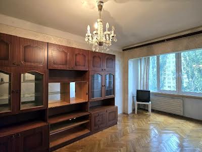 квартира за адресою Академіка Булаховського вул., 28-В