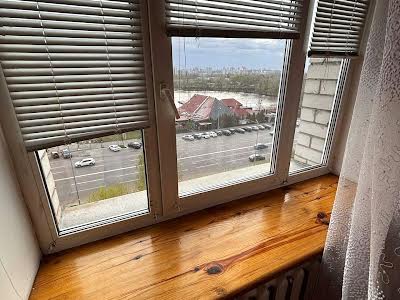 квартира за адресою Ревуцького вул., 5