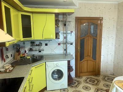 квартира за адресою Федора Ернста вул., 12