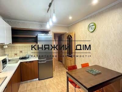 квартира за адресою Рибальська вул., 8