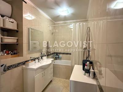 квартира за адресою Регенераторна вул., 4 к1