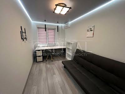 квартира за адресою Захарівська вул., 10