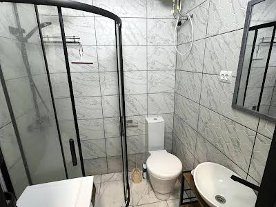 квартира за адресою Героїв УПА, 5