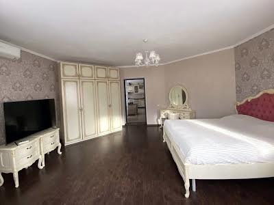 квартира за адресою Зодчих вул., 4