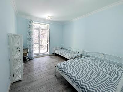 квартира за адресою Дегтярна вул., 31