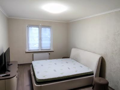 квартира за адресою Академіка Глушкова просп., 9е