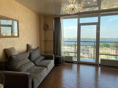 квартира за адресою Королеви Єлизавети ІІ вул. (Глинки), 2
