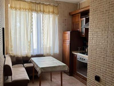 квартира за адресою Космонавтів вул., 64а