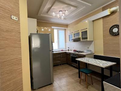 квартира за адресою Свято-Миколаївська вул. (Леніна), 29