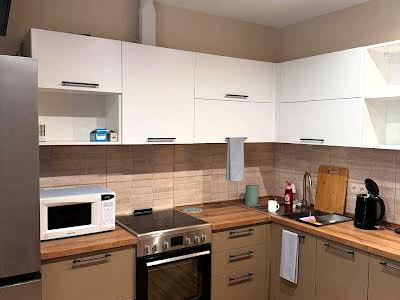 квартира за адресою Ревуцького вул., 40б
