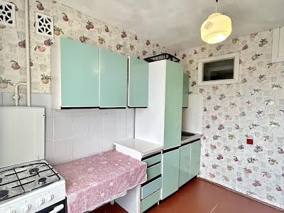 квартира за адресою Нововокзальна вул., 21
