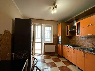 квартира за адресою Вашингтона Дж., 4А