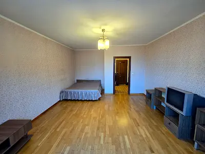 квартира за адресою Осіння вул., 33