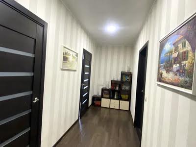 квартира за адресою Анни Ахматової вул., 46