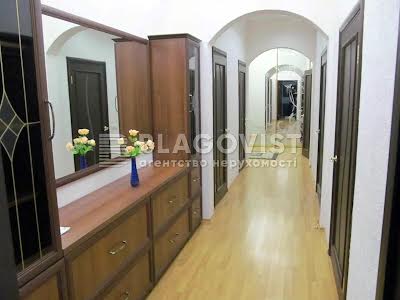квартира за адресою Євгена Коновальця вул. (Щорса), 32-Б