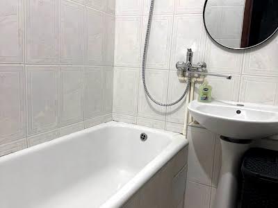 квартира за адресою Михайла Бойчука вул. (Кіквідзе), 4