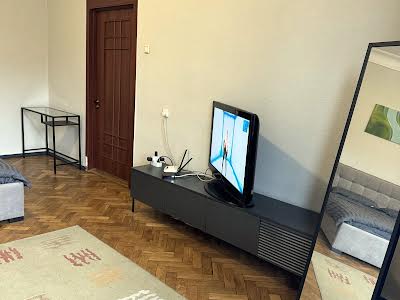 квартира за адресою Михайла Бойчука вул. (Кіквідзе), 4