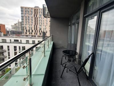 квартира за адресою Салютна вул., 2