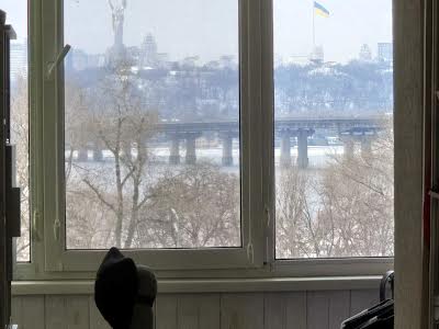квартира за адресою Дніпровська наб., 5а