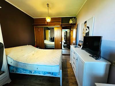 квартира за адресою Нескорених вул. (Героїв Праці), 12г