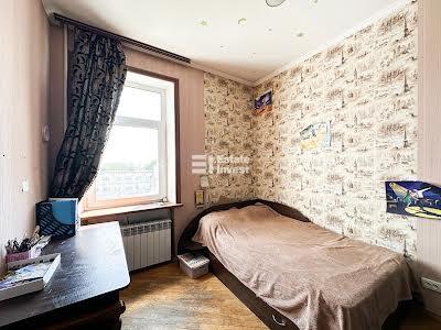 квартира за адресою Кравцова, 4