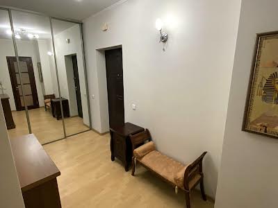 квартира за адресою Раїси Окіпної вул., 8