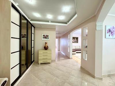 квартира за адресою Миколи Амосова вул., 4