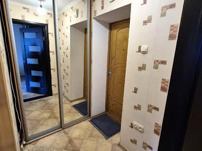 квартира за адресою Червона вул., 8