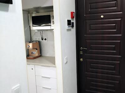 комерційна за адресою Генуезька вул., 3В